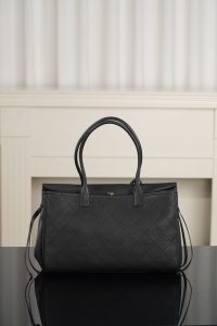 Handbag in Black