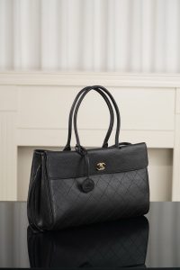 Handbag in Black
