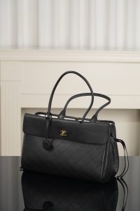 Handbag in Black