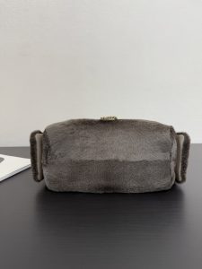 Bag 1228696704