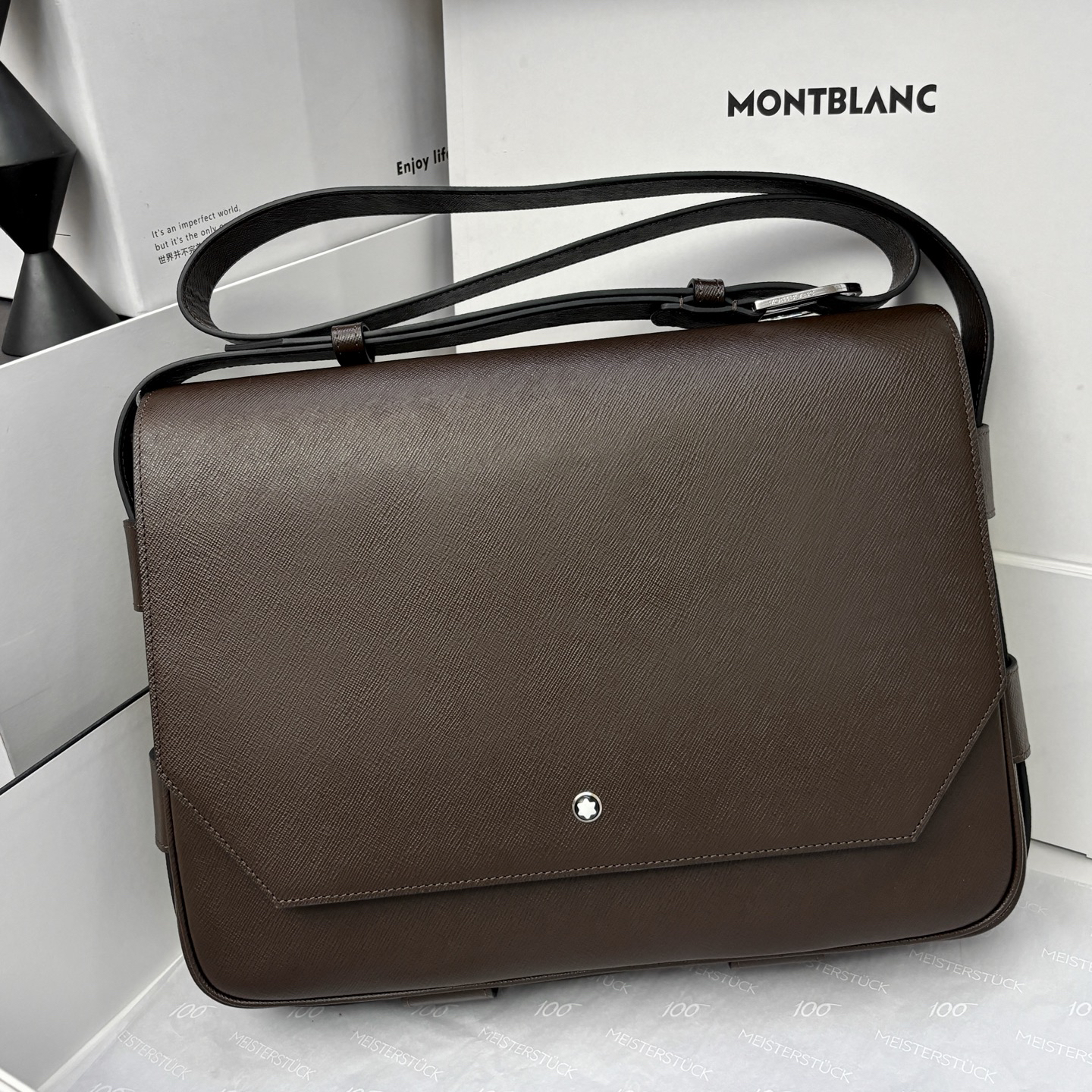 Messenger Bag 222931 in Brown