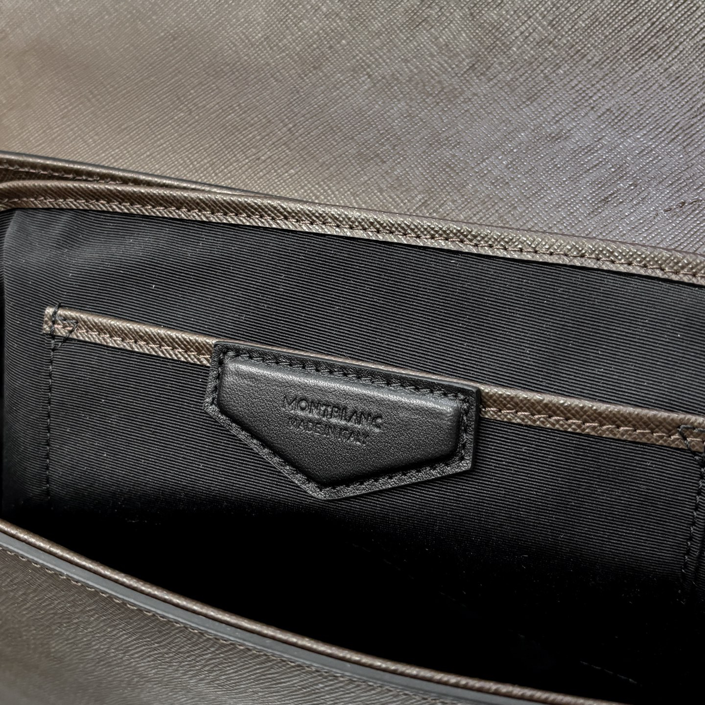 Messenger Bag 222931 in Brown