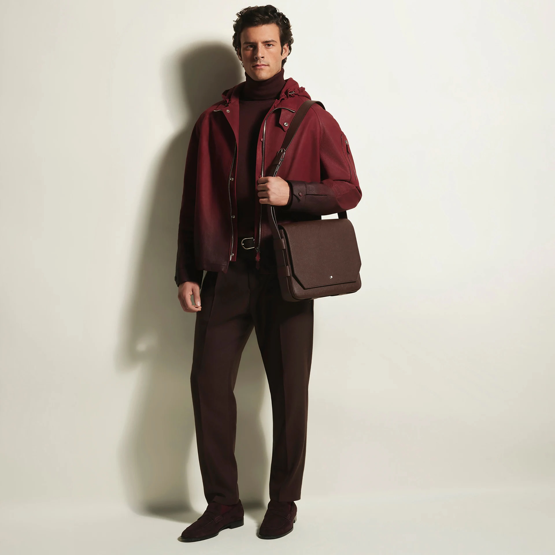 Messenger Bag 222931 in Brown