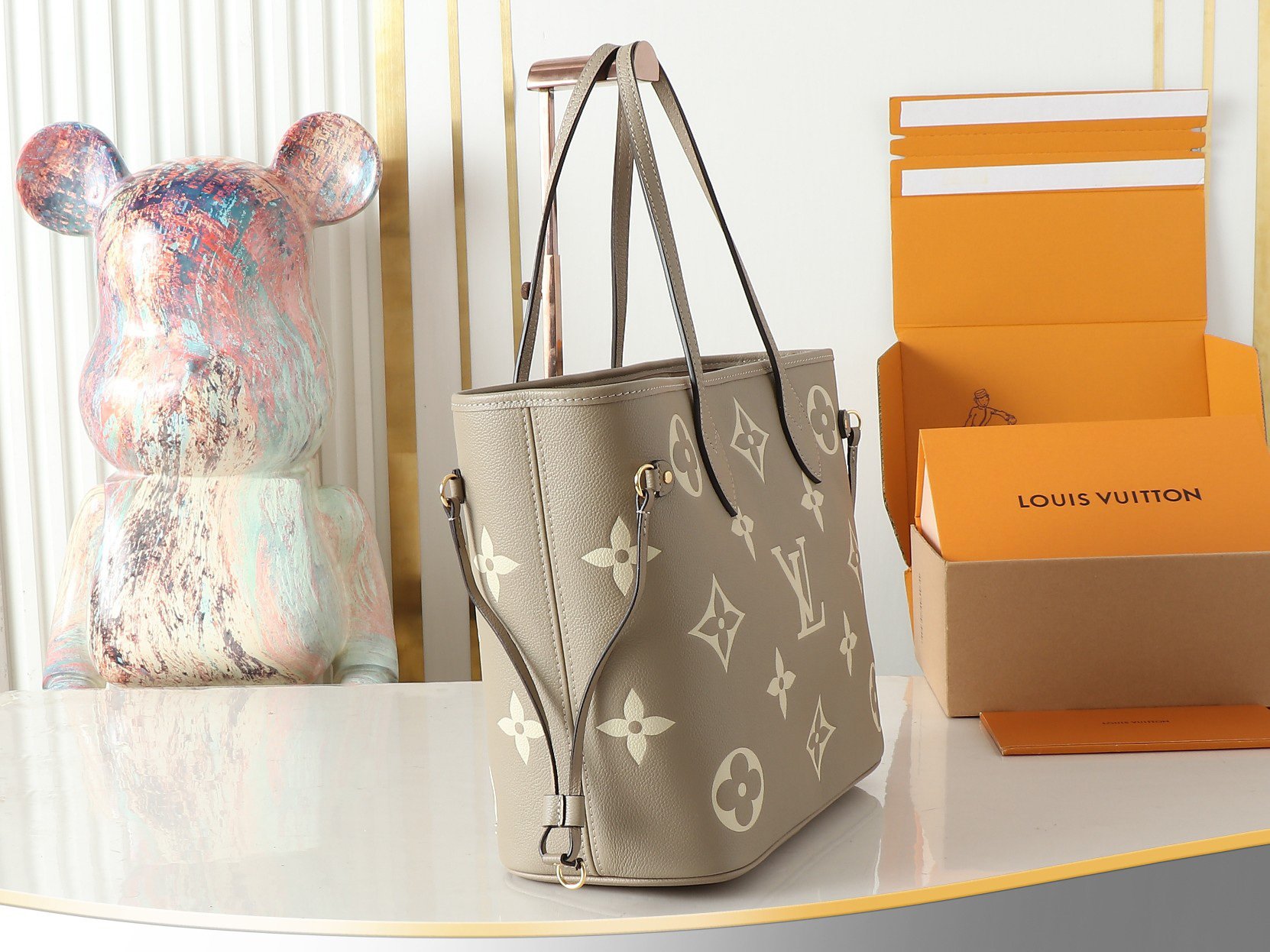 Louis Vuitton Tote Bag M45685 in Grey