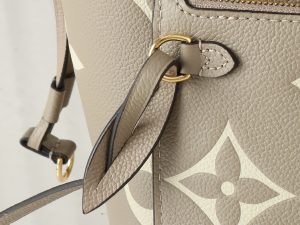 Louis Vuitton Tote Bag M45685 in Grey