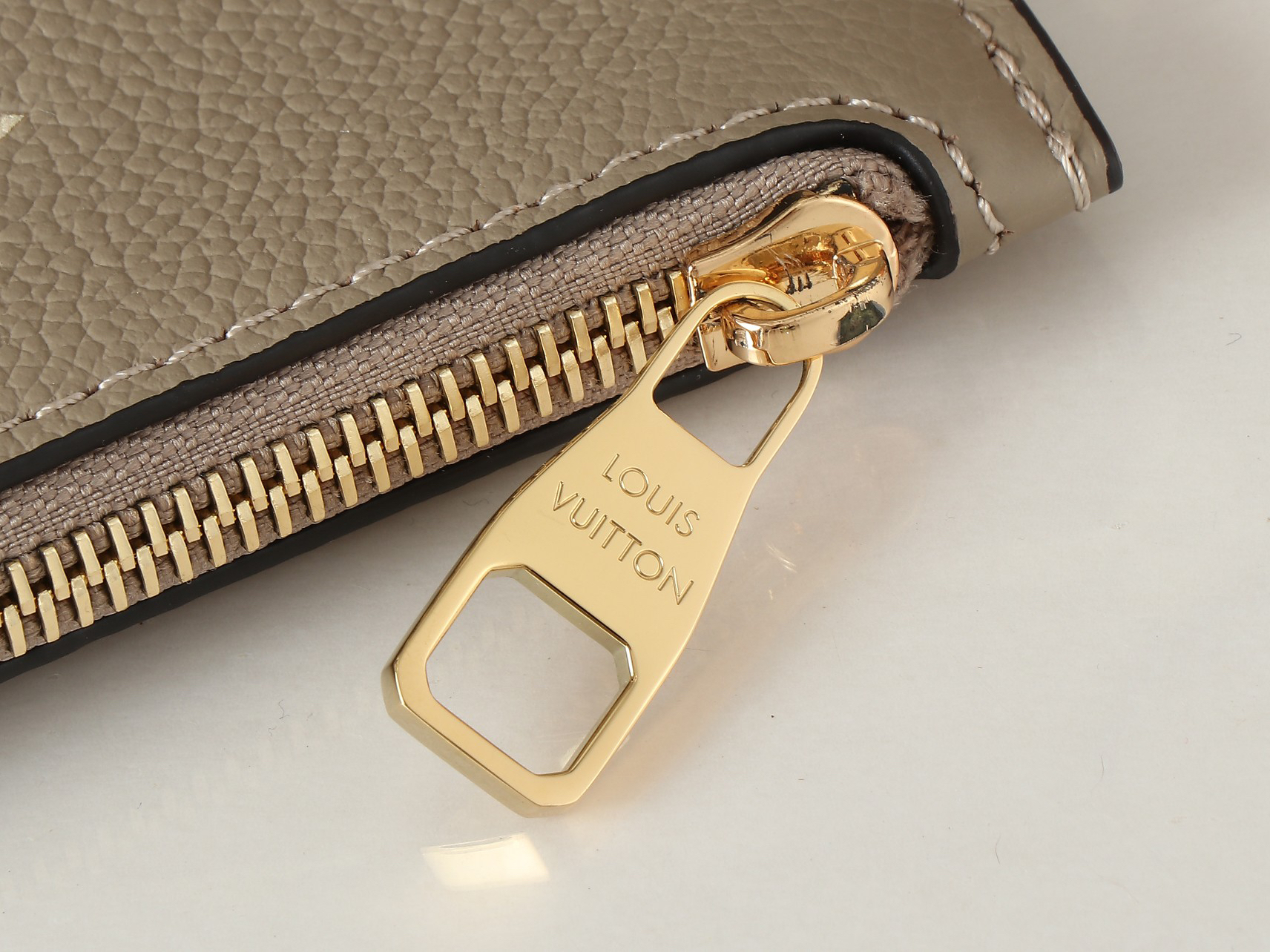 Louis Vuitton Tote Bag M45685 in Grey