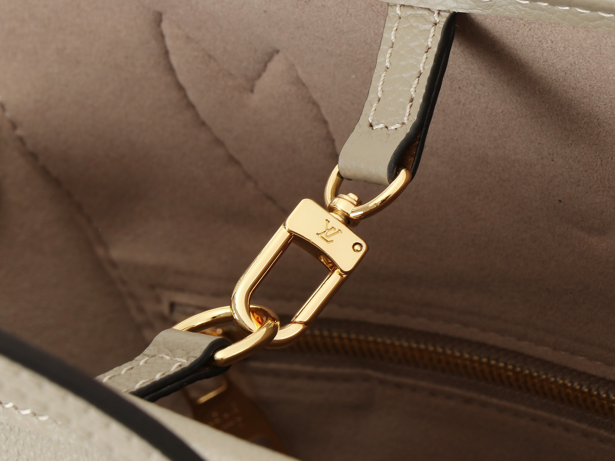 Louis Vuitton Tote Bag M45685 in Grey