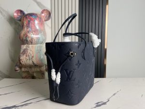 Louis Vuitton Shoulder Bag M47143