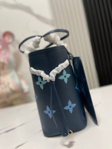 Louis Vuitton Tote Bag M46514 in Blue
