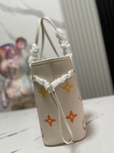 Louis Vuitton Tote Bag M46516