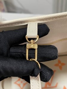 Louis Vuitton Tote Bag M46516