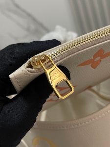 Louis Vuitton Tote Bag M46516