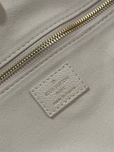 Louis Vuitton Tote Bag M46516
