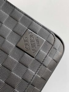 Louis Vuitton Messenger Bag M42711