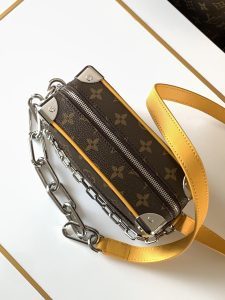 Louis Vuitton Handbag M12767