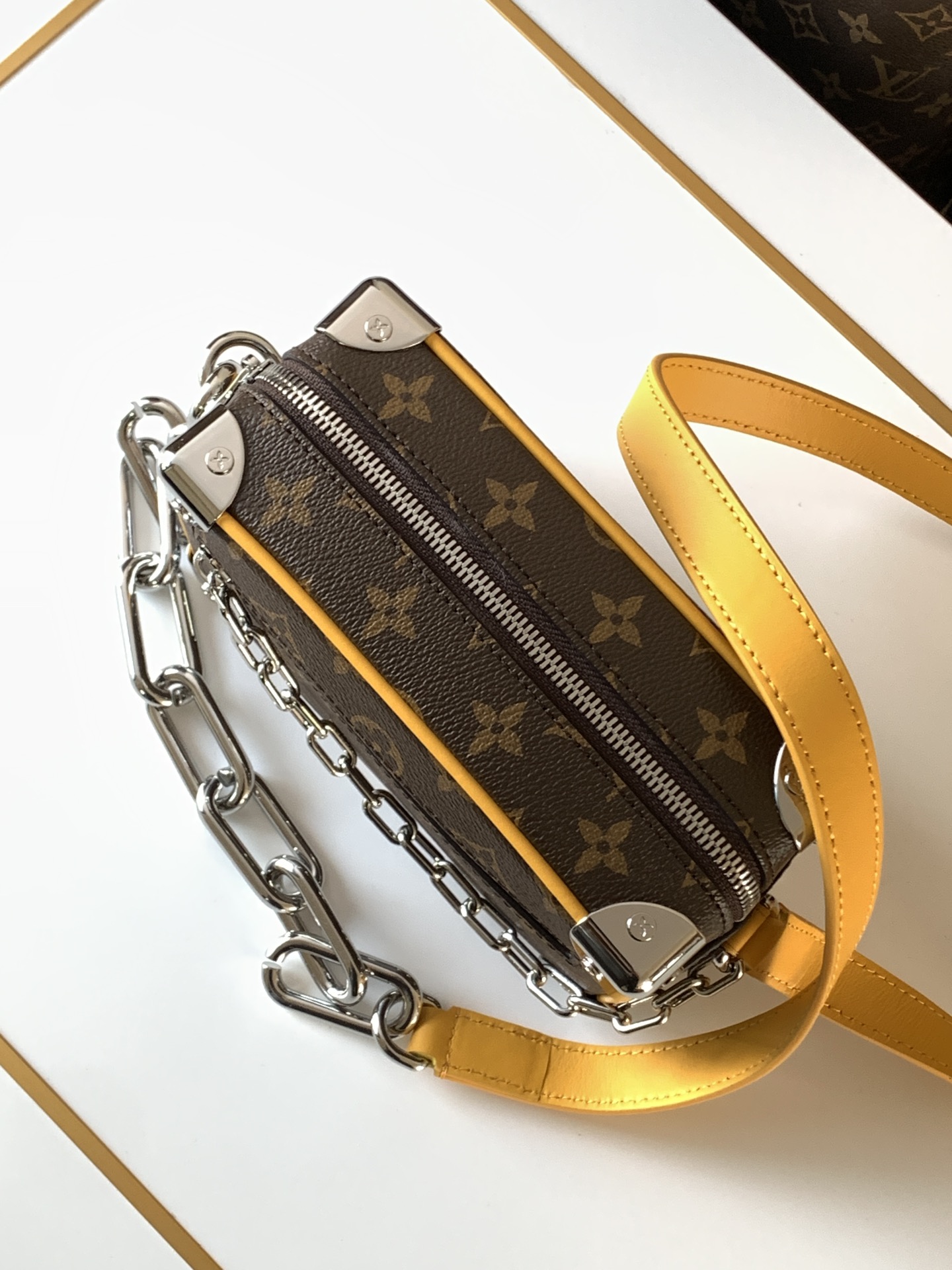 Louis Vuitton Handbag M12767