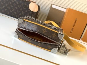 Louis Vuitton Handbag M12767