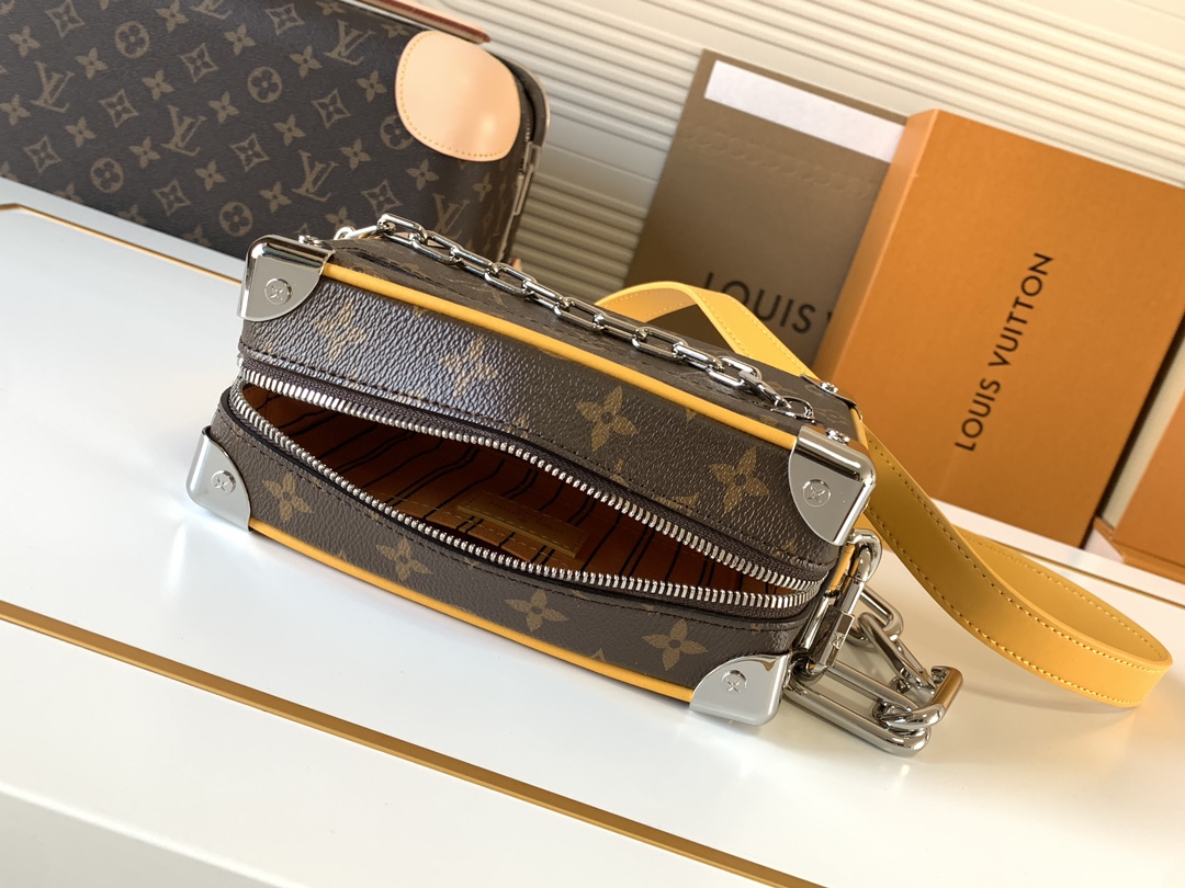 Louis Vuitton Handbag M12767
