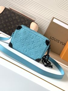Louis Vuitton Handbag M11673