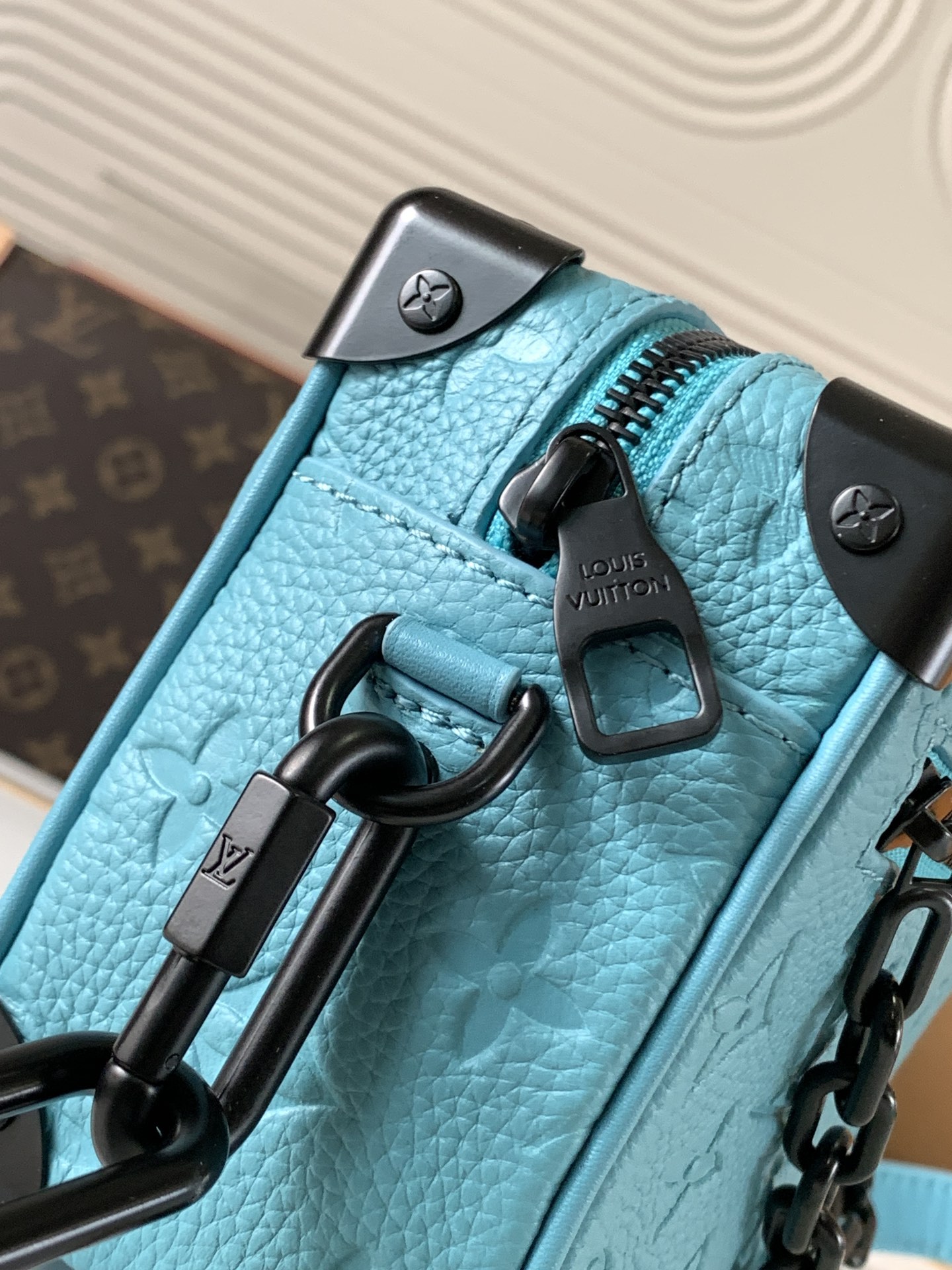 Louis Vuitton Handbag M11673