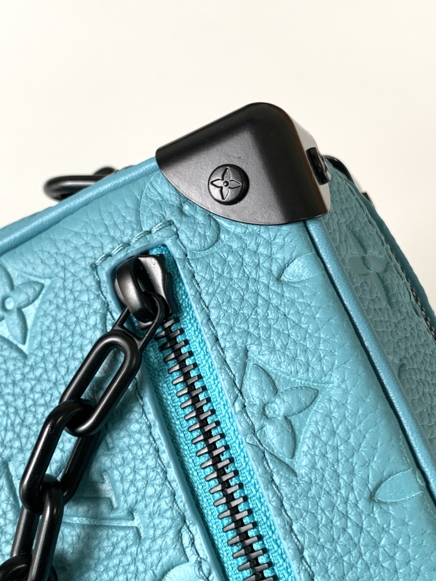 Louis Vuitton Handbag M11673
