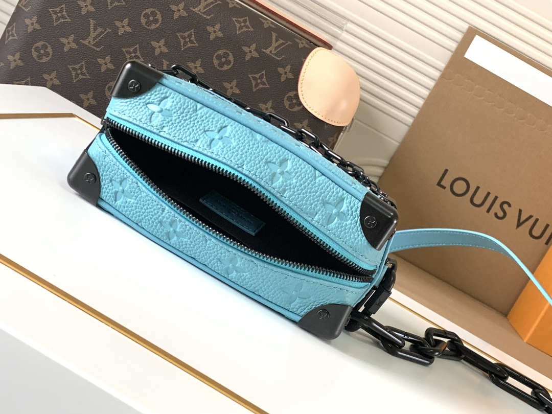 Louis Vuitton Handbag M11673