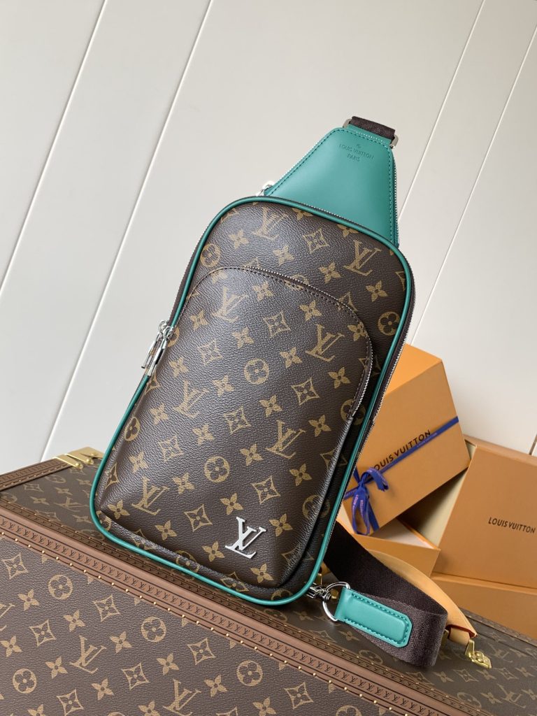 Louis Vuitton Shoulder Bag M12734
