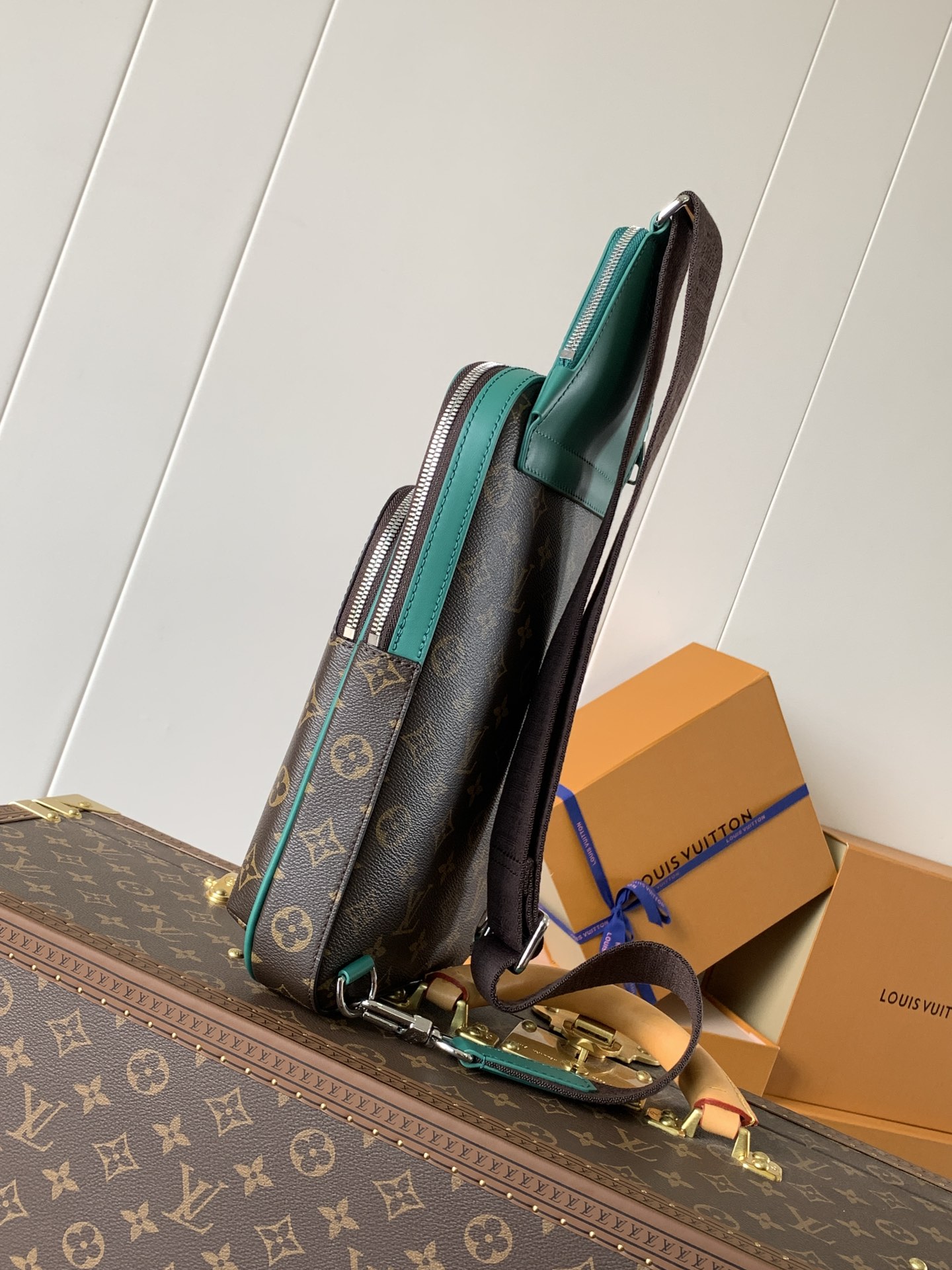 Louis Vuitton Shoulder Bag M12734