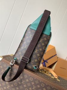 Louis Vuitton Shoulder Bag M12734