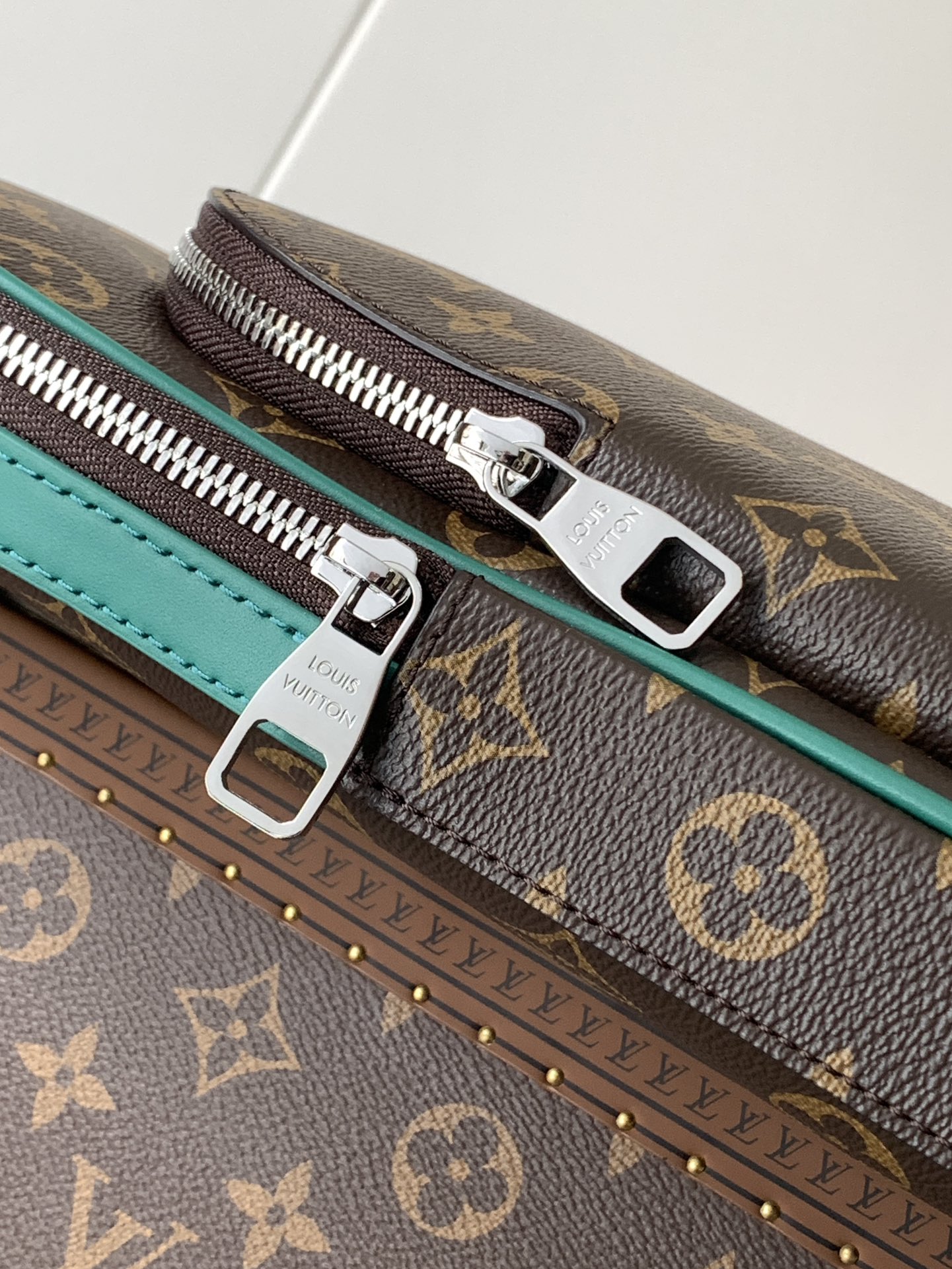 Louis Vuitton Shoulder Bag M12734