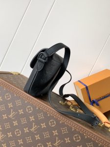 Louis Vuitton Handbag M12636