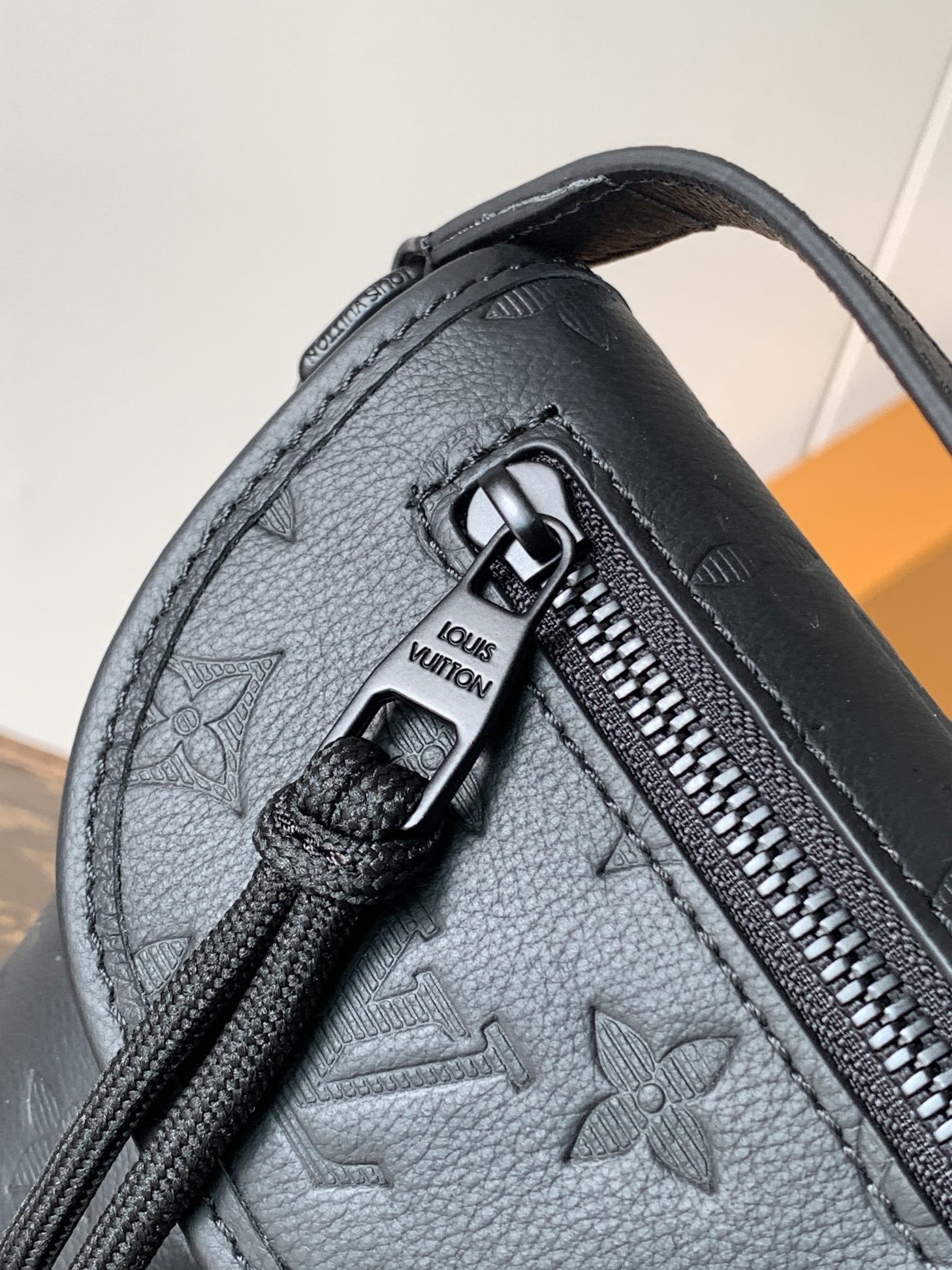 Louis Vuitton Handbag M12636