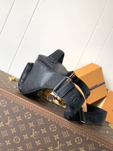 Louis Vuitton Rush Waist Bag M47058 in Black