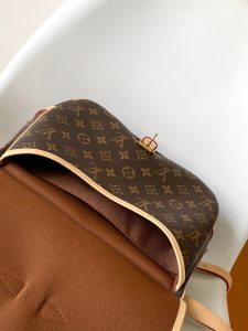 Louis Vuitton Handbag M40710