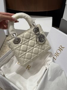 Bag 1228697815