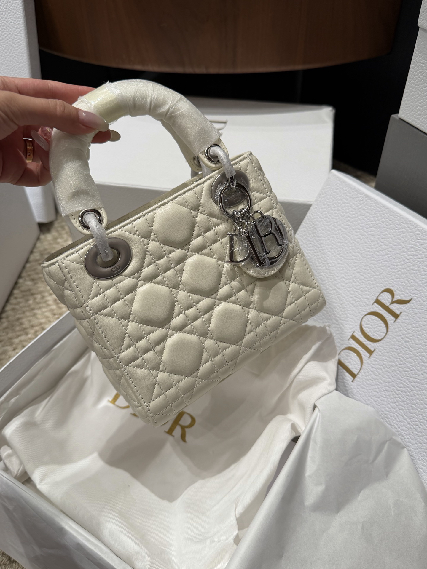 Bag 1228697815