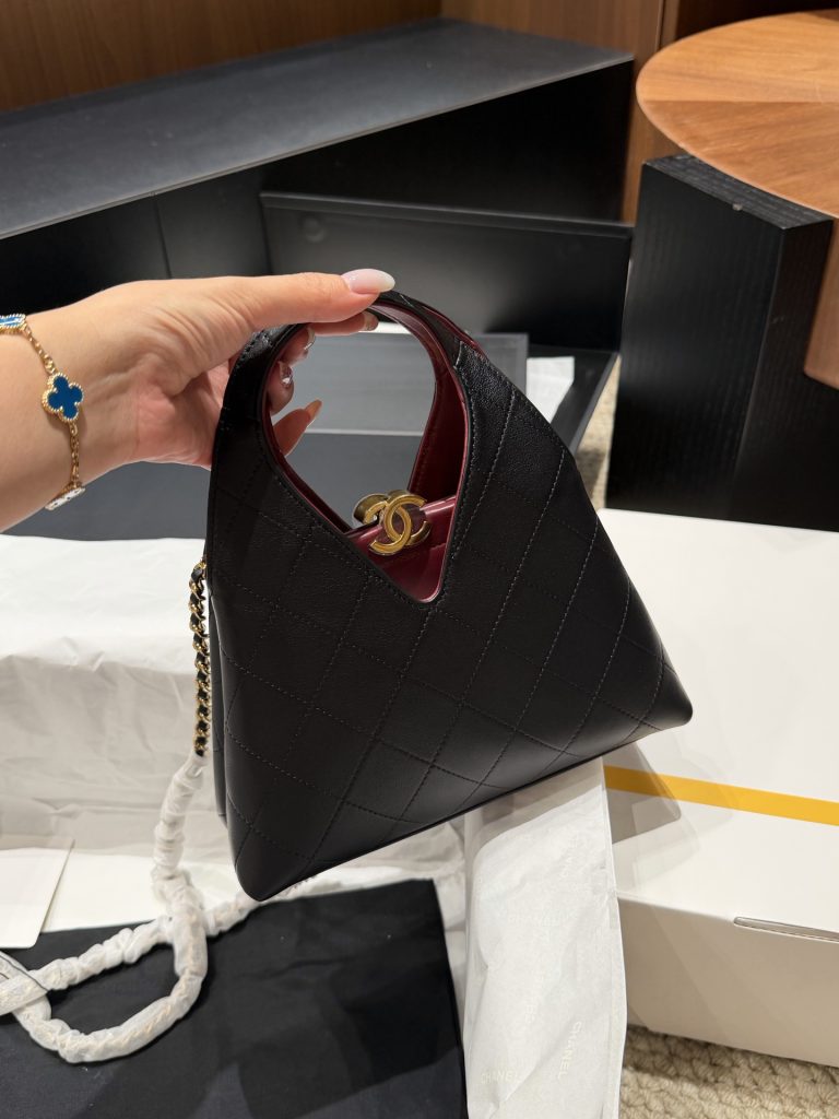 Bag 1228697835