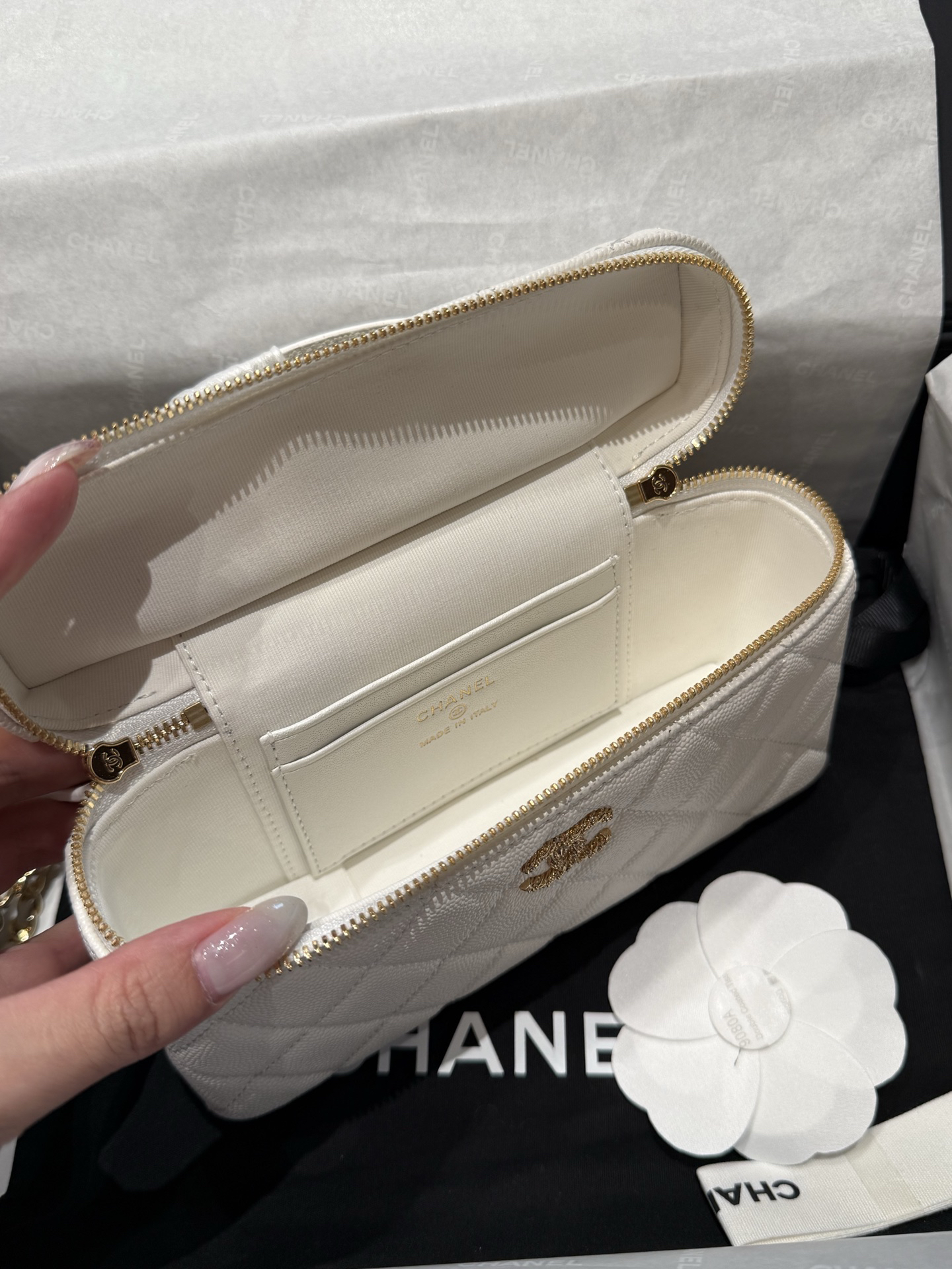 Bag 1228697895