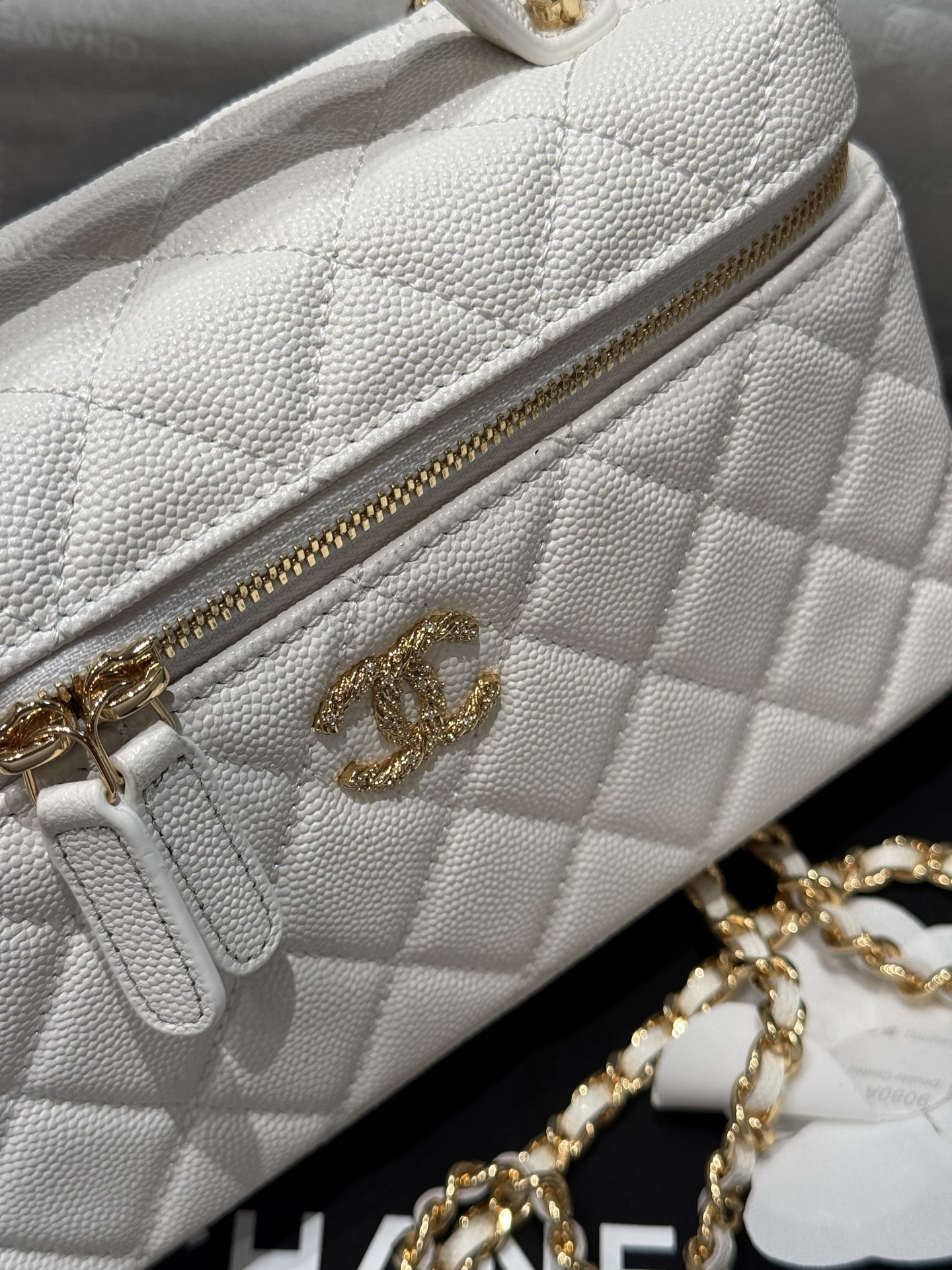 Bag 1228697895