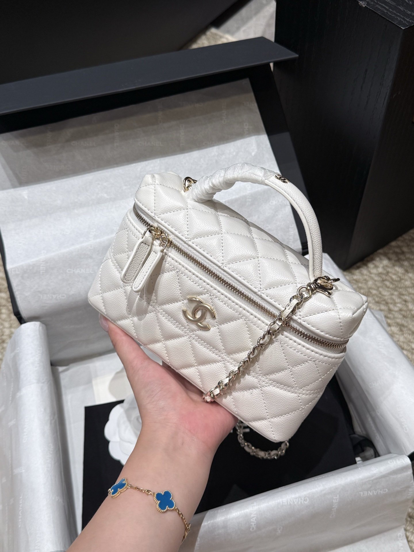 Bag 1228697903