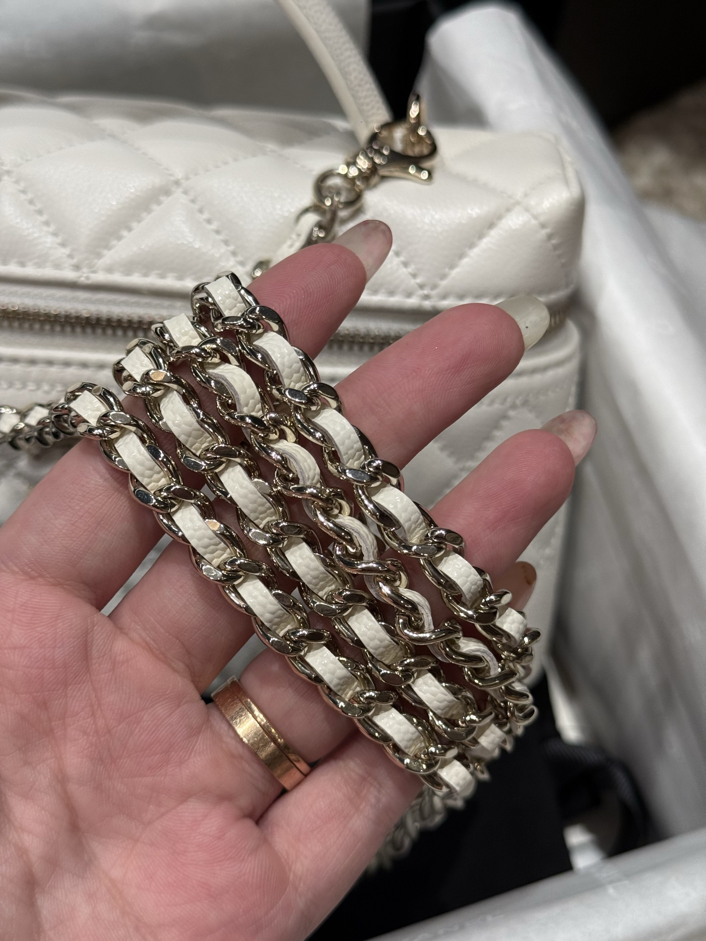 Bag 1228697903
