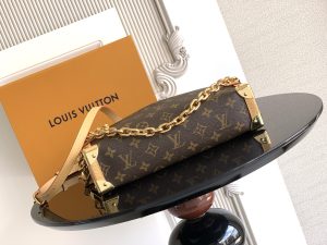 Louis Vuitton Handbag M28385
