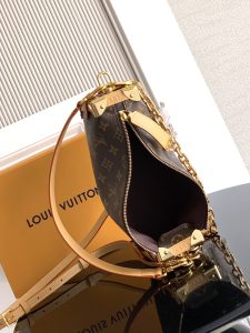 Louis Vuitton Handbag M28385