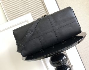 Louis Vuitton Handbag M46670