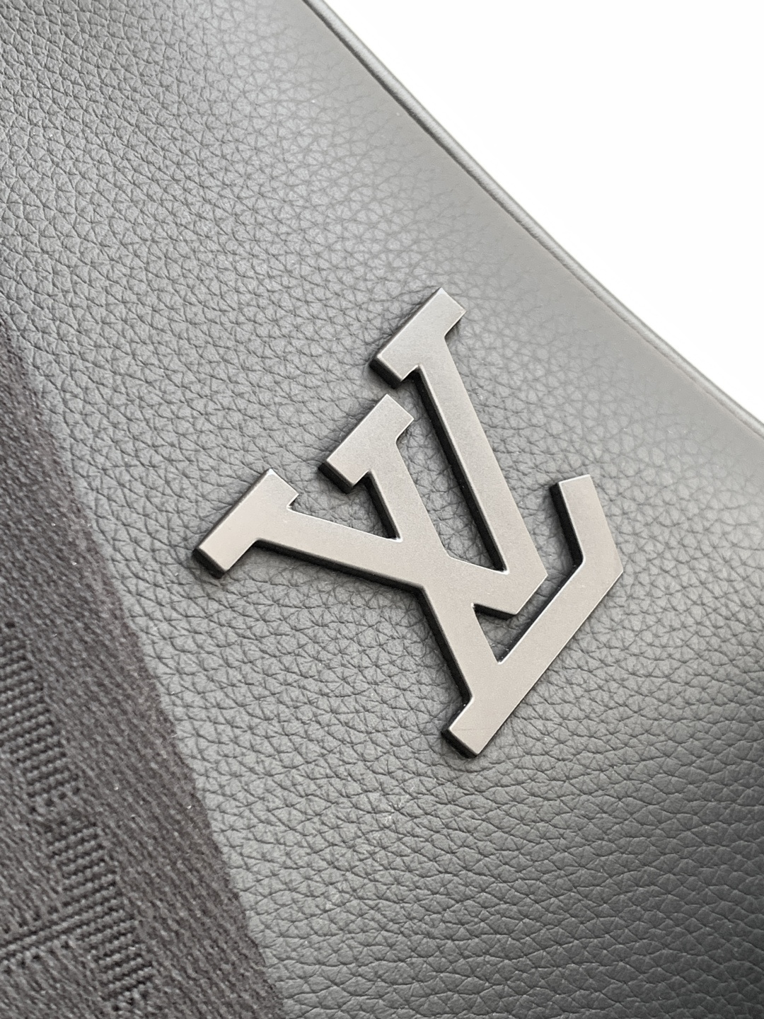 Louis Vuitton Handbag M21420
