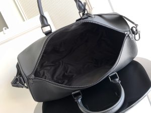 Louis Vuitton Handbag M21420