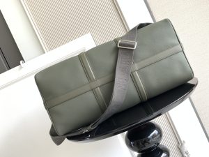 Louis Vuitton Handbag M21536