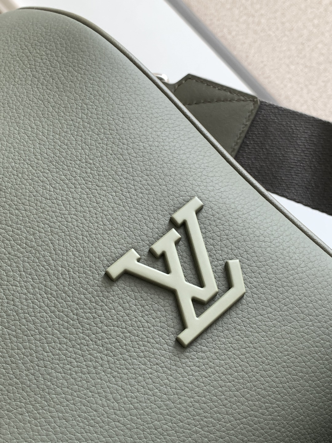 Louis Vuitton Handbag M21536