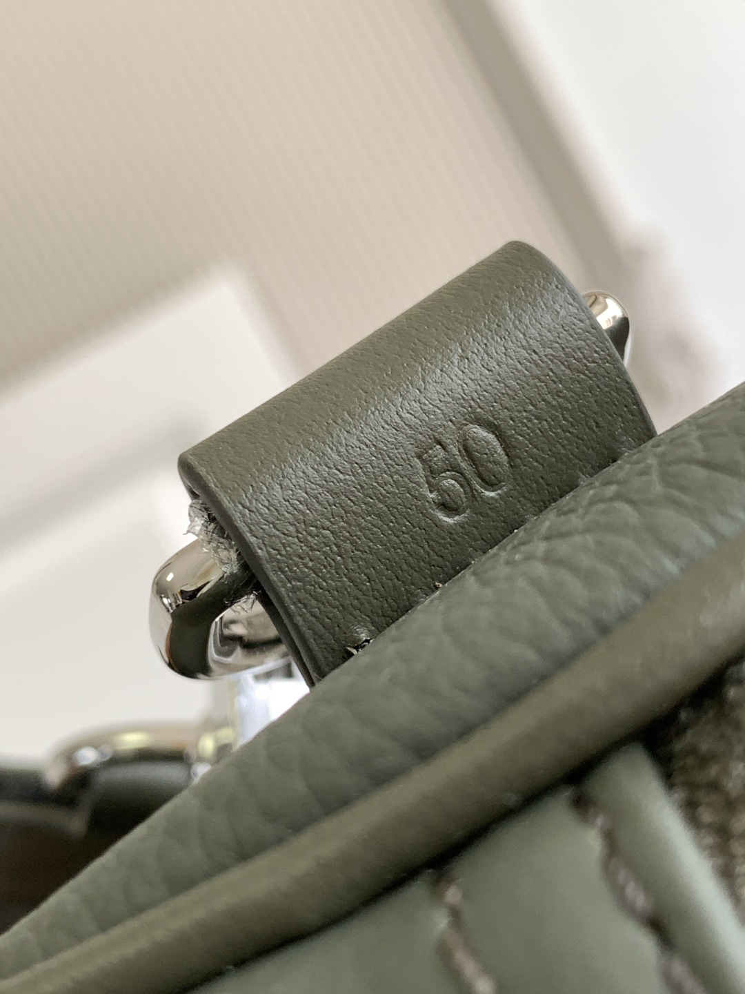 Louis Vuitton Handbag M21536