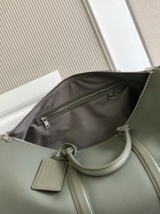 Louis Vuitton Handbag M21536